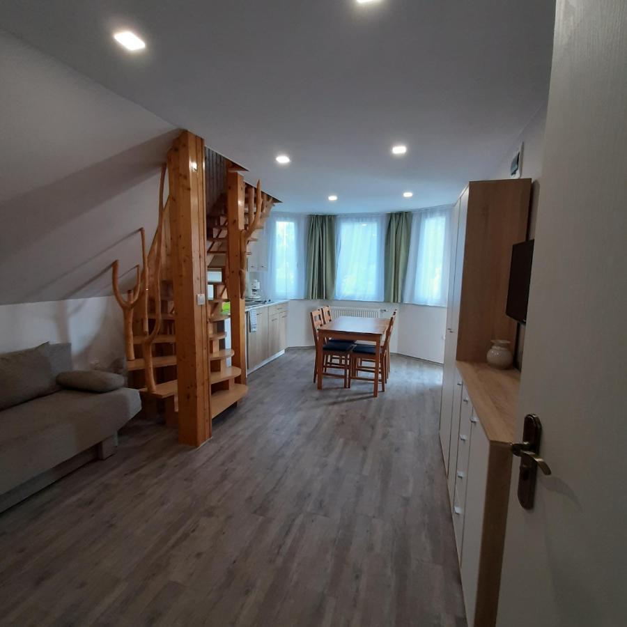 Ancsi Apartmanház Balatonlelle Exterior foto