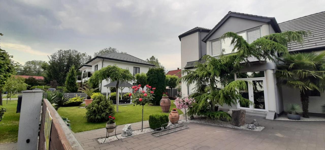 Ancsi Apartmanház Balatonlelle Exterior foto