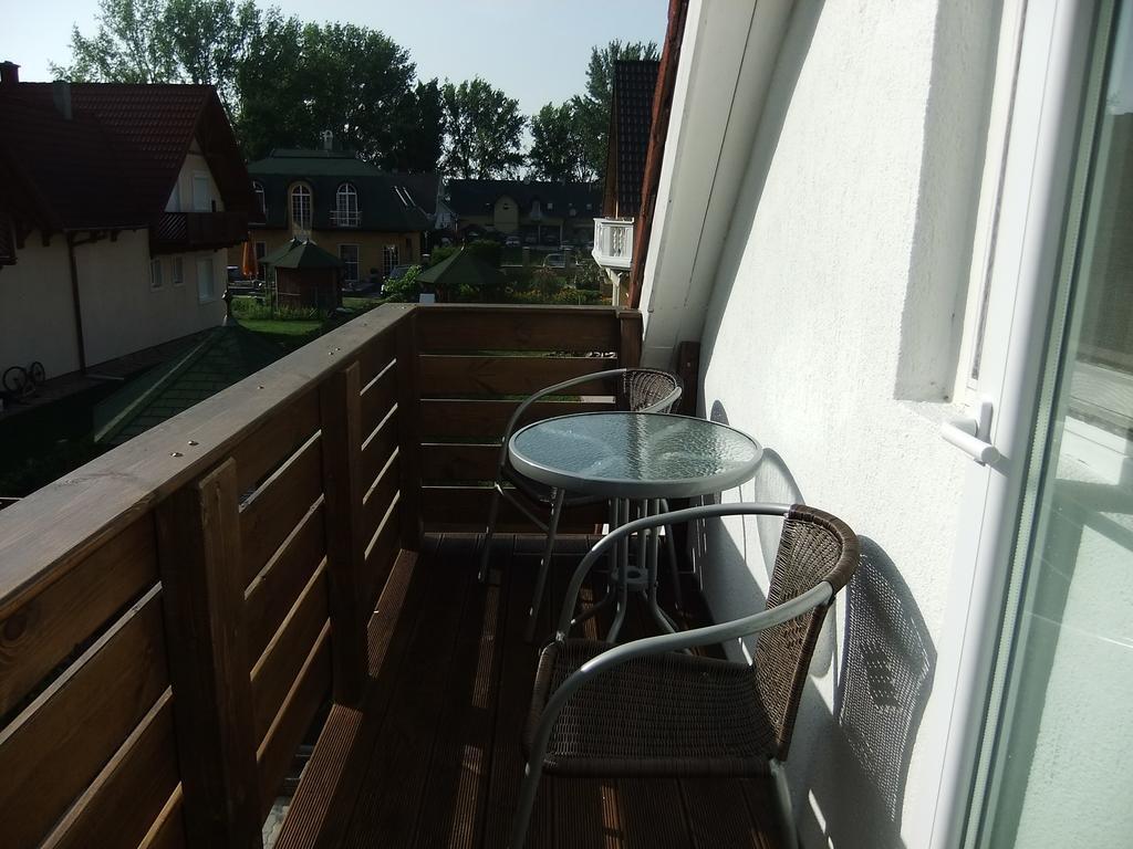 Ancsi Apartmanház Balatonlelle Quarto foto